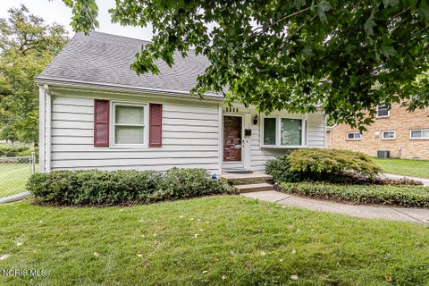 Photo of 4422 Foxglove Road, Toledo, OH 43623 (MLS # 10013723)