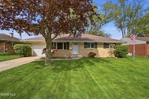 Photo of 1541 Wilderness Drive, Maumee, OH 43537 (MLS # 10006784)