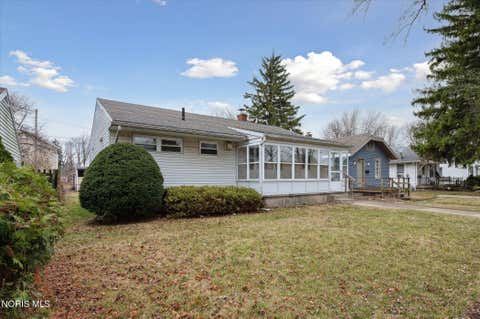 Tiny photo for 1352 Abbott Avenue, Toledo, OH 43614 (MLS # 10010650)