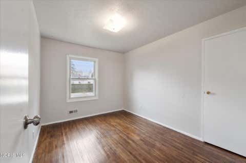 Tiny photo for 1352 Abbott Avenue, Toledo, OH 43614 (MLS # 10010650)