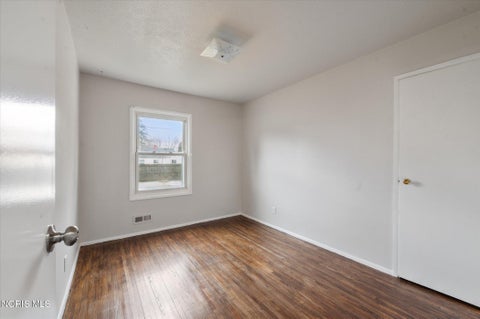 Tiny photo for 1352 Abbott Avenue, Toledo, OH 43614 (MLS # 10010650)