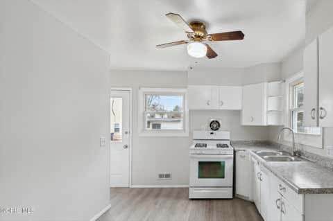 Tiny photo for 1352 Abbott Avenue, Toledo, OH 43614 (MLS # 10010650)