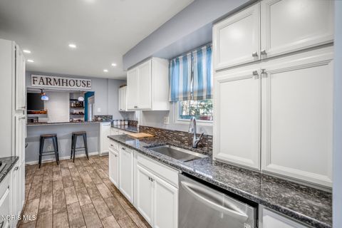 Tiny photo for 3733 Fairwood Drive, Sylvania, OH 43560 (MLS # 10005072)