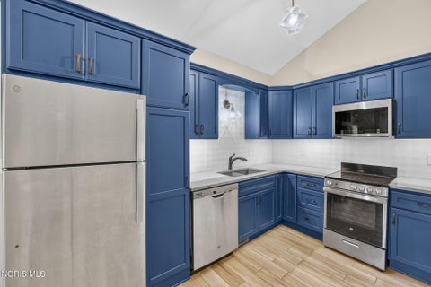Tiny photo for 3610 Chesterton Drive, Toledo, OH 43615 (MLS # 10013213)