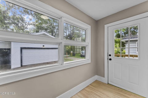 Tiny photo for 1941 Parkdale Avenue, Toledo, OH 43607 (MLS # 10012101)