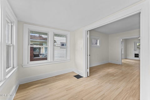 Tiny photo for 1941 Parkdale Avenue, Toledo, OH 43607 (MLS # 10012101)