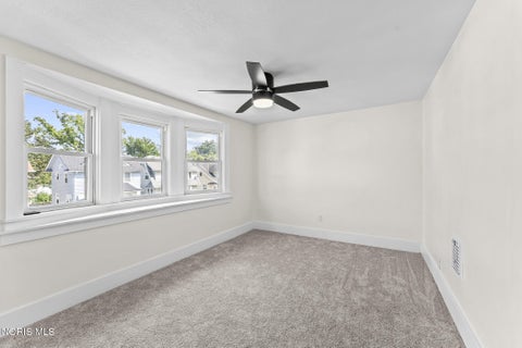 Tiny photo for 1941 Parkdale Avenue, Toledo, OH 43607 (MLS # 10012101)