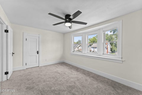 Tiny photo for 1941 Parkdale Avenue, Toledo, OH 43607 (MLS # 10012101)
