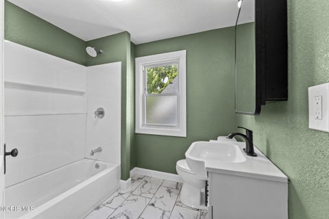 Tiny photo for 1941 Parkdale Avenue, Toledo, OH 43607 (MLS # 10012101)