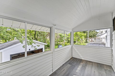 Tiny photo for 1941 Parkdale Avenue, Toledo, OH 43607 (MLS # 10012101)