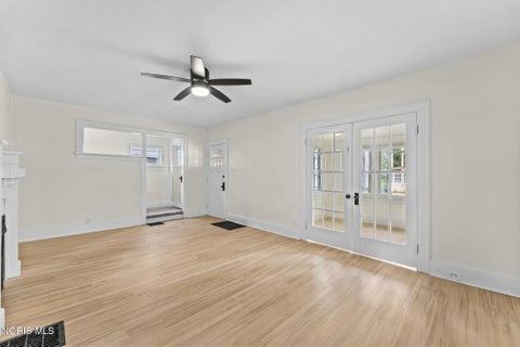 Tiny photo for 1941 Parkdale Avenue, Toledo, OH 43607 (MLS # 10012101)