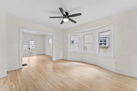 Tiny photo for 1941 Parkdale Avenue, Toledo, OH 43607 (MLS # 10012101)
