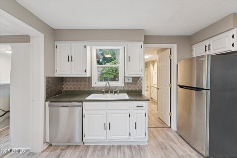 Tiny photo for 207 Ash Avenue, Findlay, OH 45840 (MLS # 10004648)