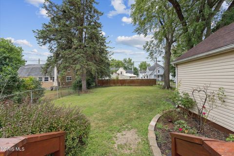 Tiny photo for 207 Ash Avenue, Findlay, OH 45840 (MLS # 10004648)