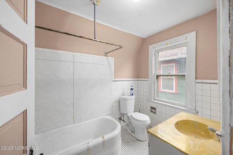 Tiny photo for 408 Boston Place, Toledo, OH 43610 (MLS # 10001733)