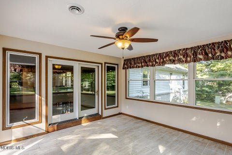 Tiny photo for 30526 E River Road, Perrysburg, OH 43551 (MLS # 10013286)