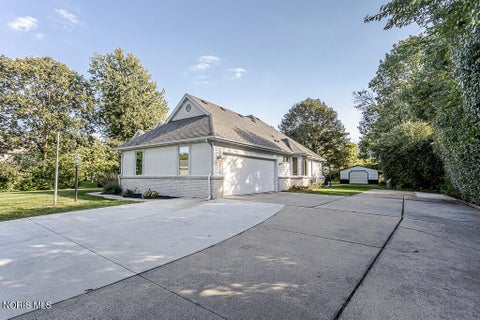 Tiny photo for 30526 E River Road, Perrysburg, OH 43551 (MLS # 10013286)