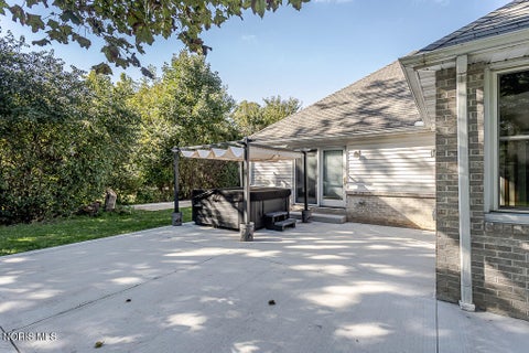 Tiny photo for 30526 E River Road, Perrysburg, OH 43551 (MLS # 10013286)