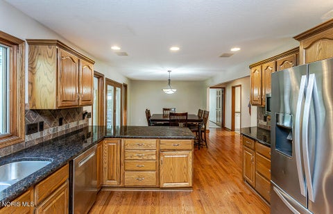 Tiny photo for 30526 E River Road, Perrysburg, OH 43551 (MLS # 10013286)