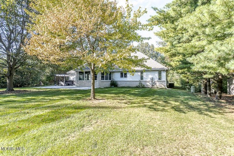Tiny photo for 30526 E River Road, Perrysburg, OH 43551 (MLS # 10013286)