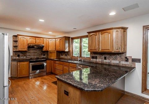 Tiny photo for 30526 E River Road, Perrysburg, OH 43551 (MLS # 10013286)
