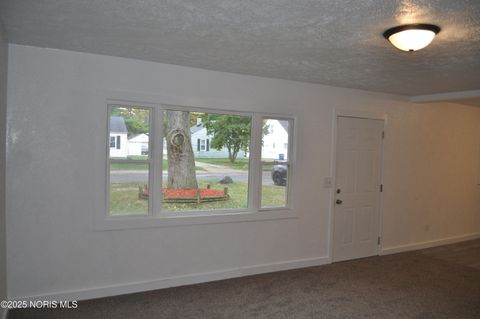Tiny photo for 602 W Northgate Parkway, Toledo, OH 43612 (MLS # 10000491)
