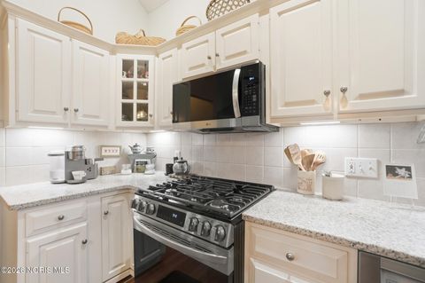 Tiny photo for 29038 E River Road, Perrysburg, OH 43551 (MLS # 10003497)