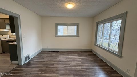 Tiny photo for 1938 Fernwood Avenue, Toledo, OH 43607 (MLS # 10004373)