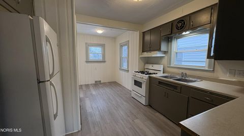 Tiny photo for 1938 Fernwood Avenue, Toledo, OH 43607 (MLS # 10004373)