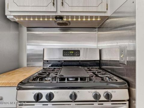 Tiny photo for 4510 Eastway Street, Toledo, OH 43612 (MLS # 10003849)