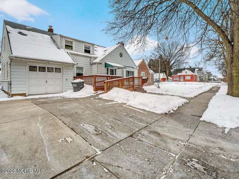 Tiny photo for 4510 Eastway Street, Toledo, OH 43612 (MLS # 10003849)