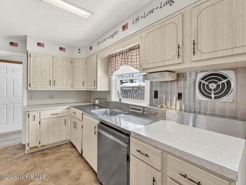 Tiny photo for 4510 Eastway Street, Toledo, OH 43612 (MLS # 10003849)