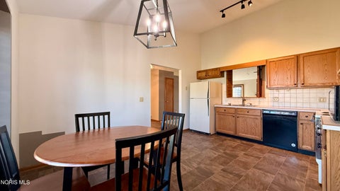 Tiny photo for 901 W Melrose Avenue, Findlay, OH 45840 (MLS # 10014330)