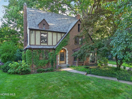 3412 GALLATIN RD, OTTAWA HILLS, OH 43606 - Image 4084783c8ab4802a25f6cd8b0dde355d/2891815112