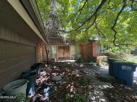 Tiny photo for 1157 Nanette Drive, Toledo, OH 43614 (MLS # 10011407)