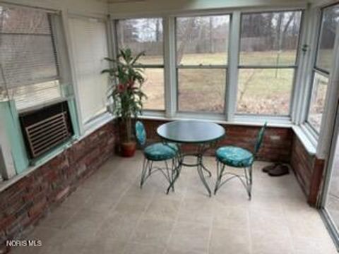 Tiny photo for 1936 W Crest Drive, Toledo, OH 43614 (MLS # 10004677)