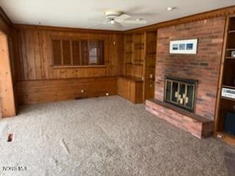 Tiny photo for 1936 W Crest Drive, Toledo, OH 43614 (MLS # 10004677)
