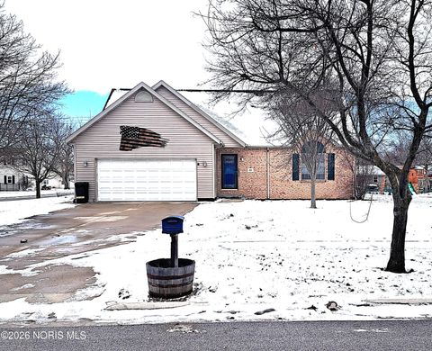 Photo of 824 Sunset Drive, Findlay, OH 45840 (MLS # 10003259)