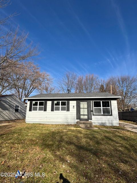 Photo of 4060 Hermosa Avenue, Toledo, OH 43607 (MLS # 10001725)