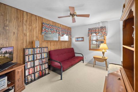 Tiny photo for 5806 Midwest Avenue, Toledo, OH 43613 (MLS # 10004394)