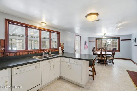 Tiny photo for 1561 N Stadium Road, Oregon, OH 43616 (MLS # 10002209)