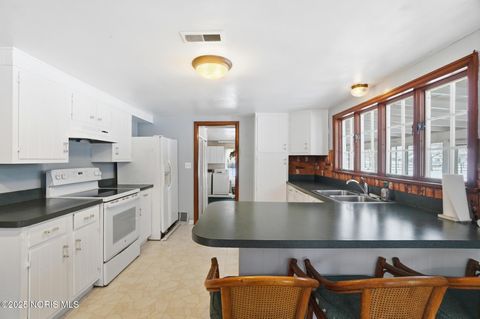 Tiny photo for 1561 N Stadium Road, Oregon, OH 43616 (MLS # 10002209)