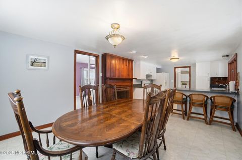 Tiny photo for 1561 N Stadium Road, Oregon, OH 43616 (MLS # 10002209)