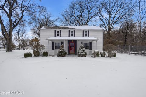 Photo of 1561 N Stadium Road, Oregon, OH 43616 (MLS # 10002209)