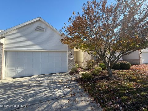 Photo of 632 Satin Leaf Drive, Toledo, OH 43615 (MLS # 10000820)