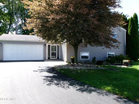 Tiny photo for 1012 Lakehurst Drive, Northwood, OH 43619 (MLS # 10013162)