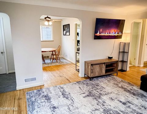 Tiny photo for 4233 Garrison Road, Toledo, OH 43613 (MLS # 10004675)