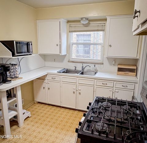 Tiny photo for 4233 Garrison Road, Toledo, OH 43613 (MLS # 10004675)