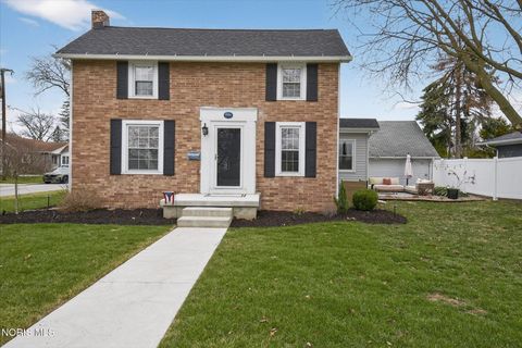 Photo of 1401 River Road, Maumee, OH 43537 (MLS # 10005471)