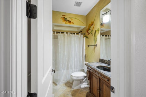 Tiny photo for 1738 Deer Trail Drive, Toledo, OH 43615 (MLS # 10013201)